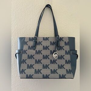 Michael Kors Gilly bag